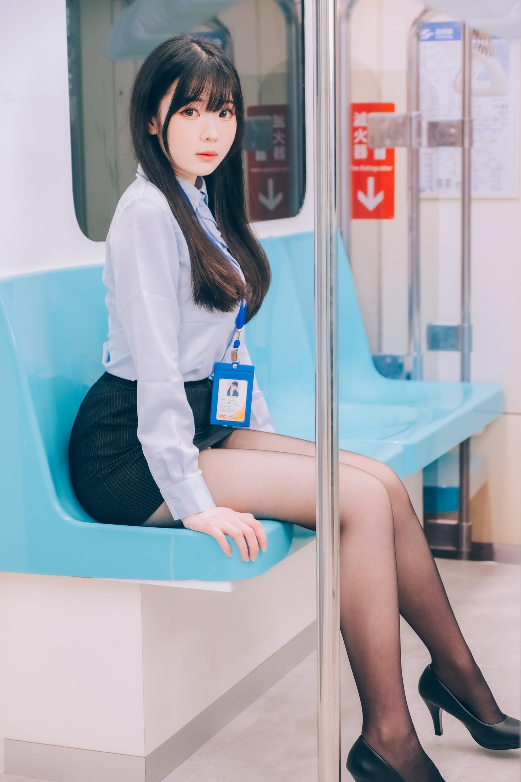 霜月Shimo – NO.68 Tokimeki Metro [51P]-秀吧